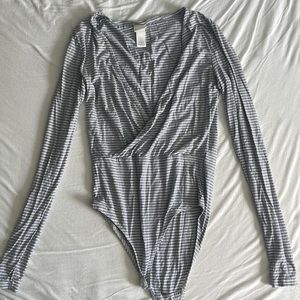 H&M Top White with blue  Stripes Brand new not worn